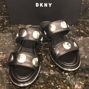 Dkny Woman Black Slides size 7.5